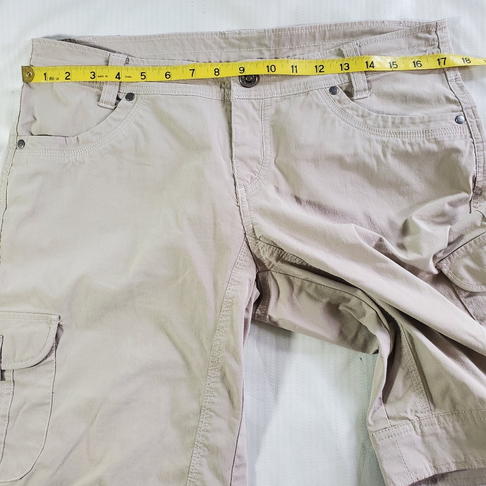 Kuhl beige cargo shorts, Size 12 - Picture 6 of 7